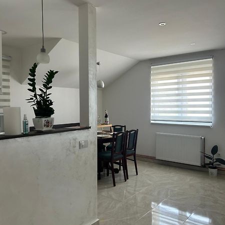 Apartman Diamond Lux Surčin Buitenkant foto