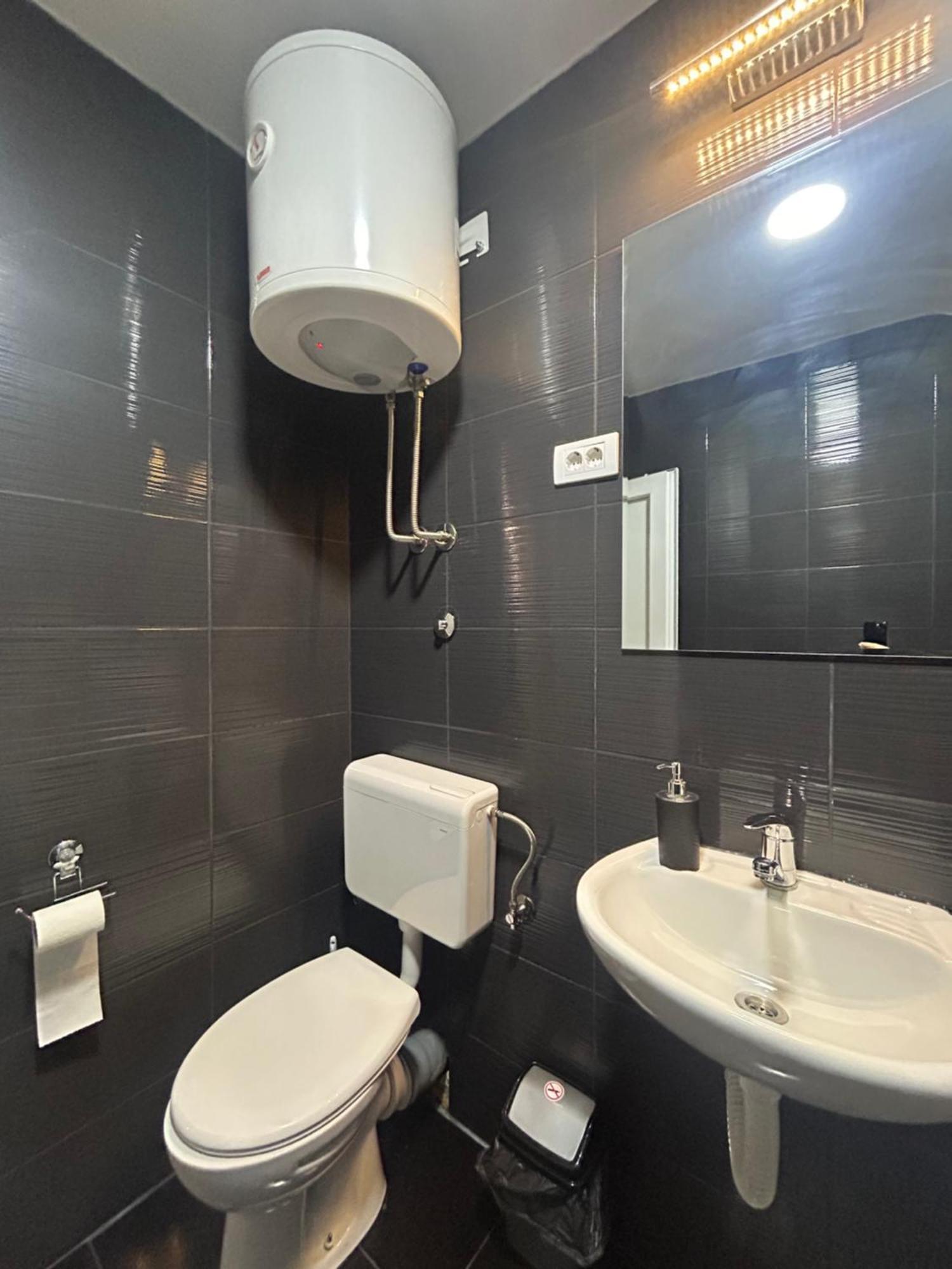 Apartman Diamond Lux Surčin Buitenkant foto