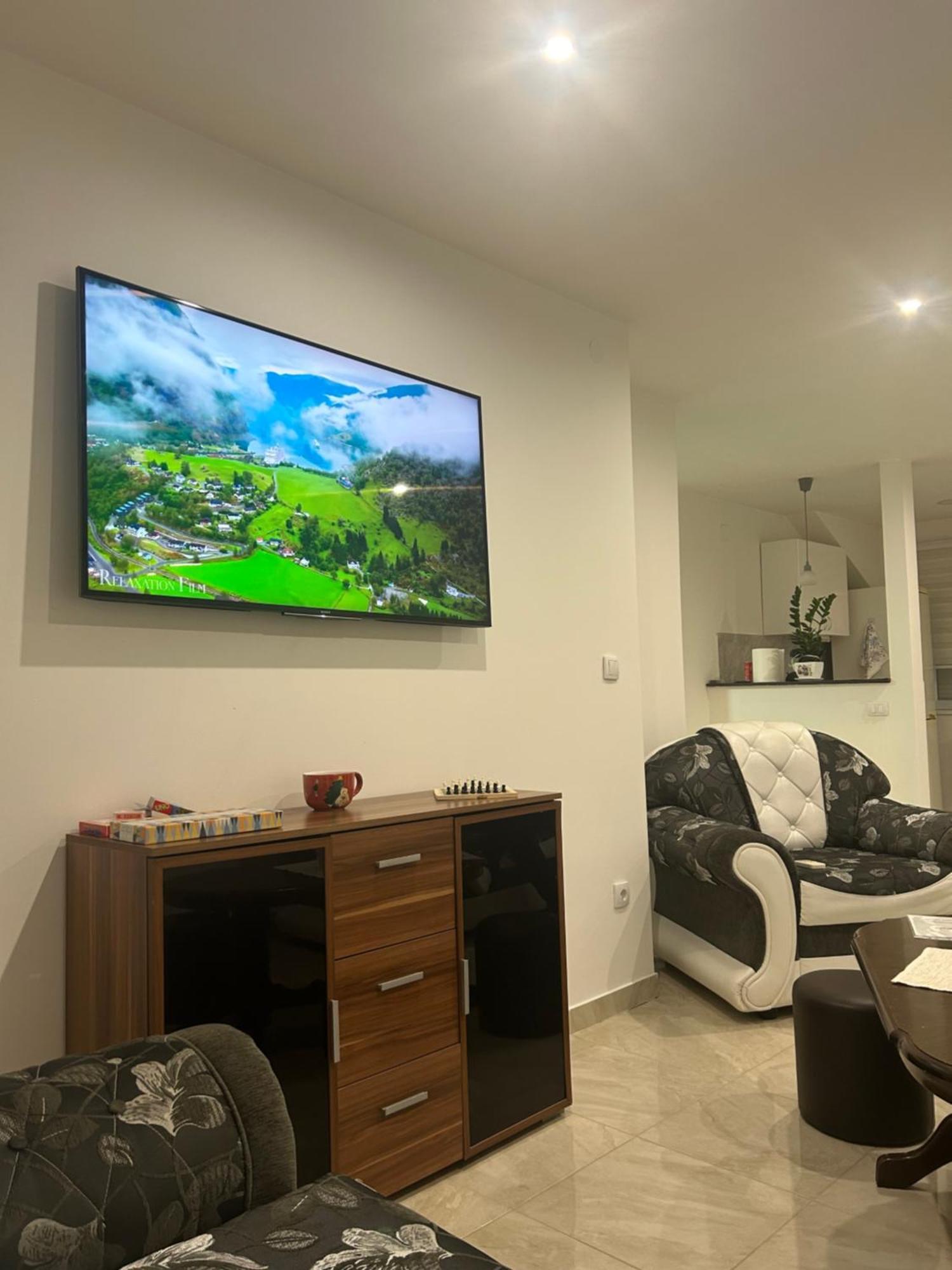 Apartman Diamond Lux Surčin Buitenkant foto