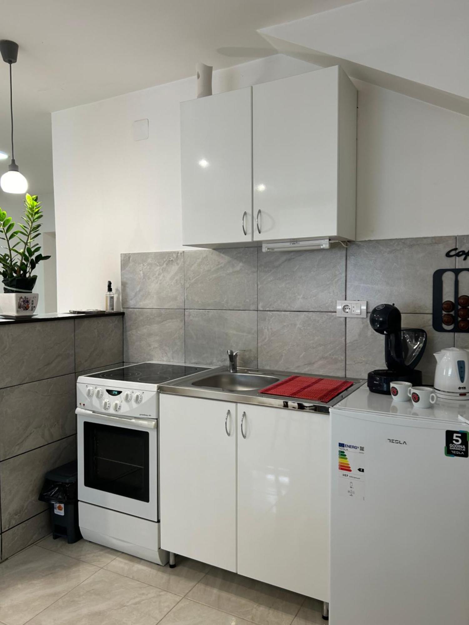 Apartman Diamond Lux Surčin Buitenkant foto