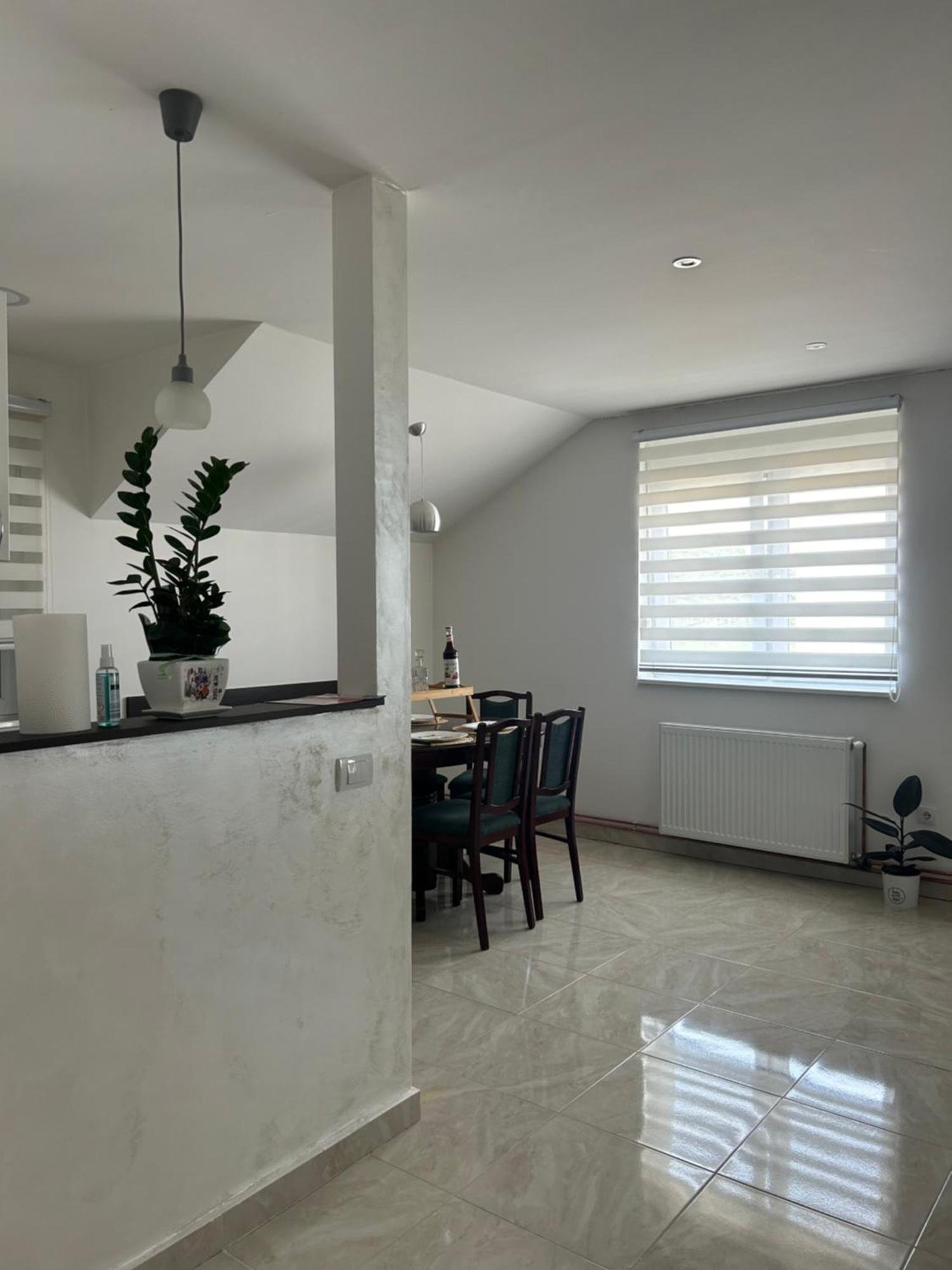 Apartman Diamond Lux Surčin Buitenkant foto