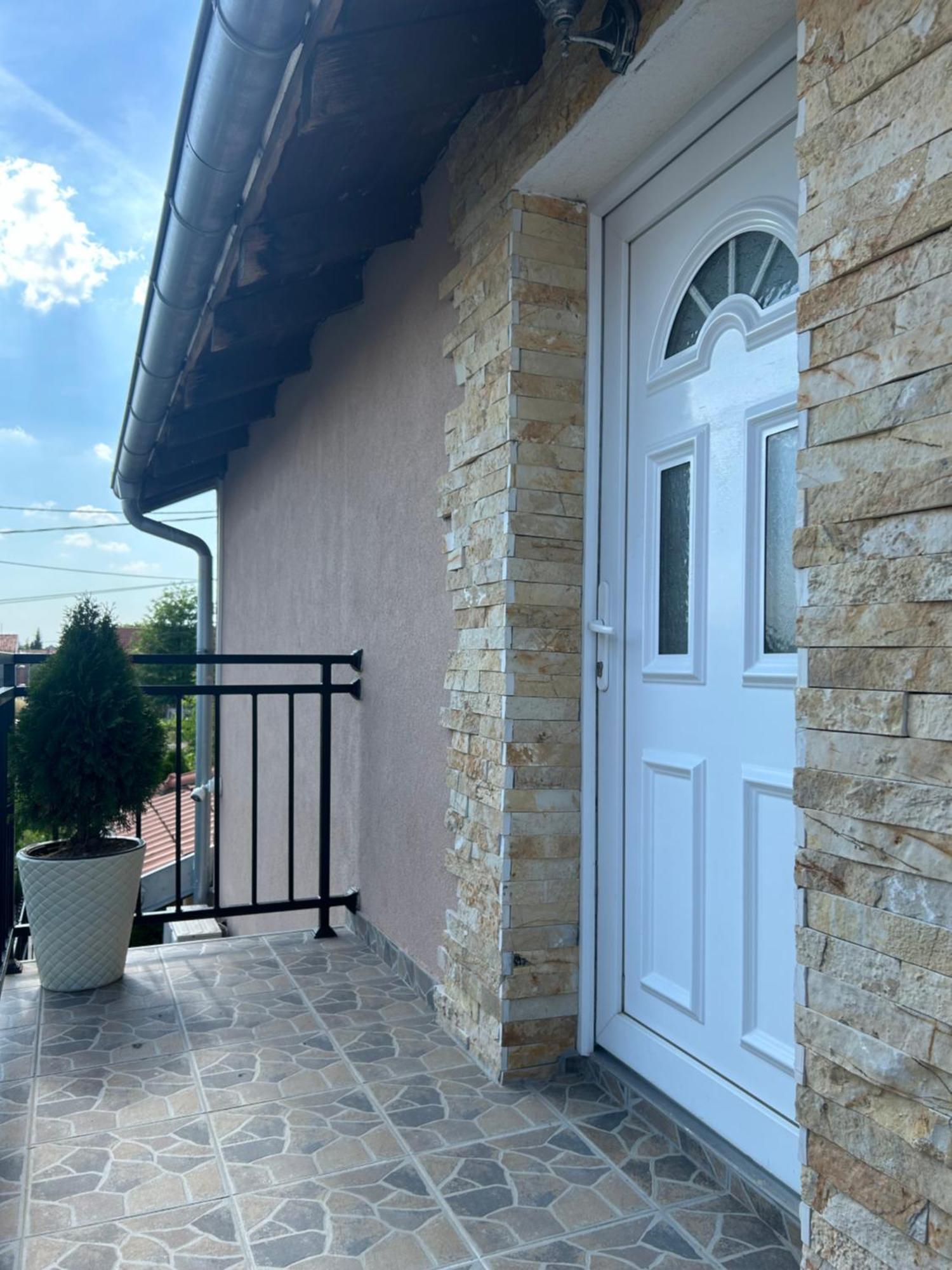 Apartman Diamond Lux Surčin Buitenkant foto